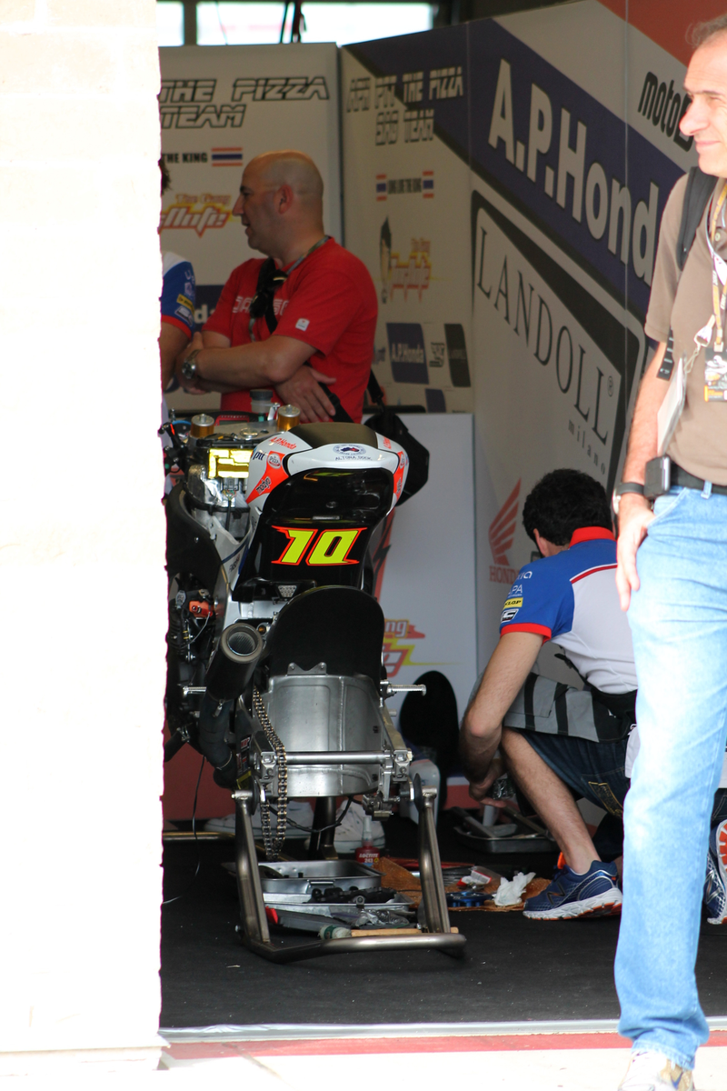 Illustration for article titled MotoGP Bikes In Various States Of Undress